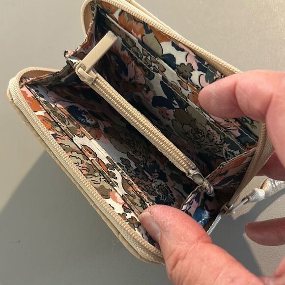 VERA BRADLEY Khaki Wallet - Picture 3 of 4